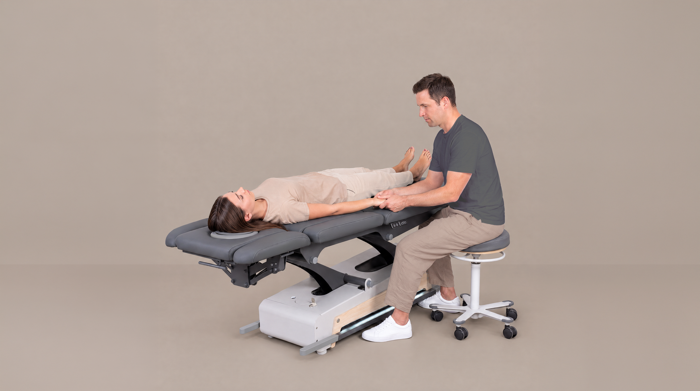 Naggura SWOP 7 EVO – Therapieliege mit abklappbaren Seitenpolstern und Heizung – Bild 6