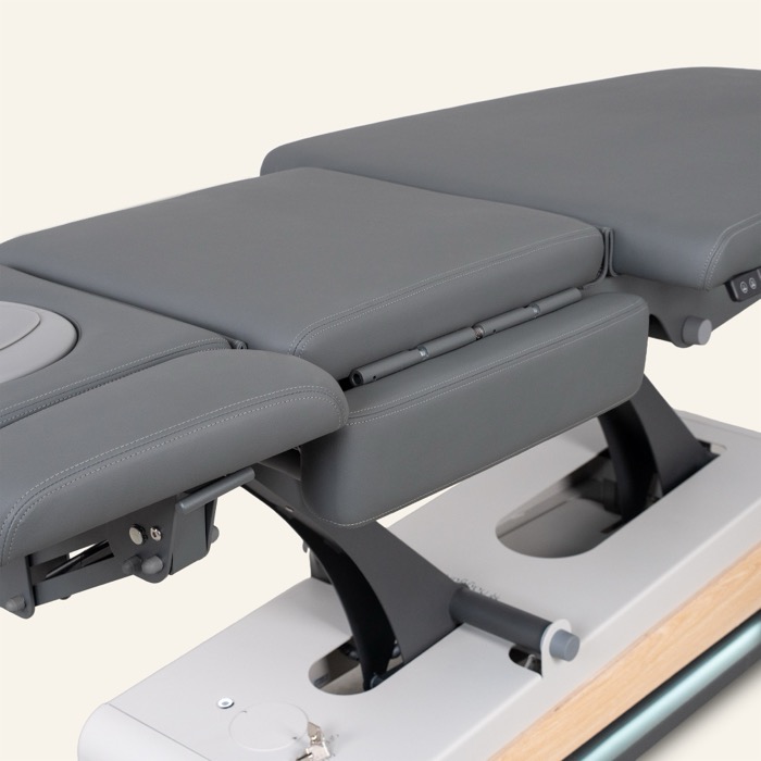 Naggura SWOP 7 EVO – Therapieliege mit abklappbaren Seitenpolstern und Heizung – Bild 16